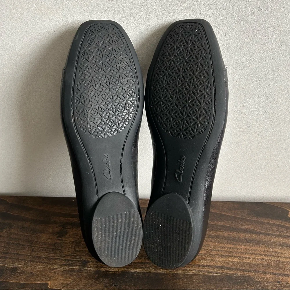 Clark’s Black Leather Women's Flats, Size 7.5 - Picture 6 of 11